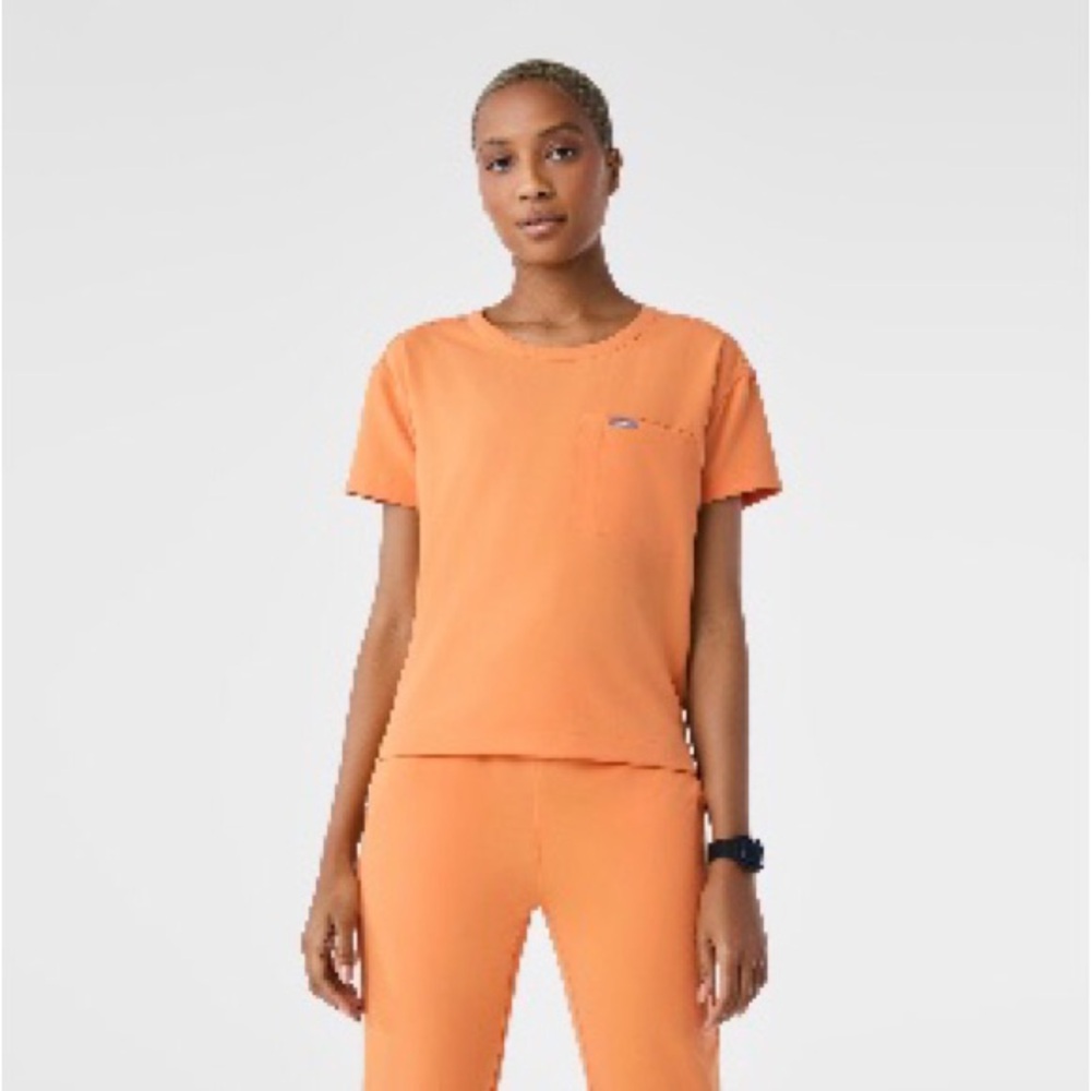 FIGS LIMITED EDITION SHAKA ORANGE - Cabral Boxy - scrub top XS